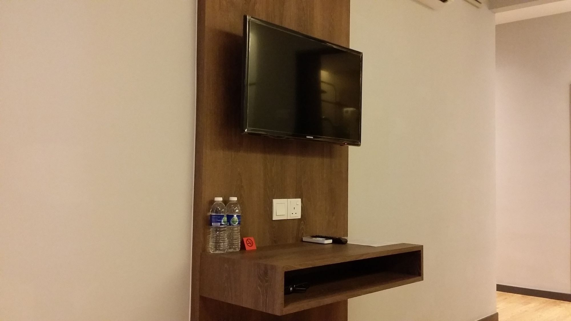 Go Hotel Subang Jaya Exterior photo